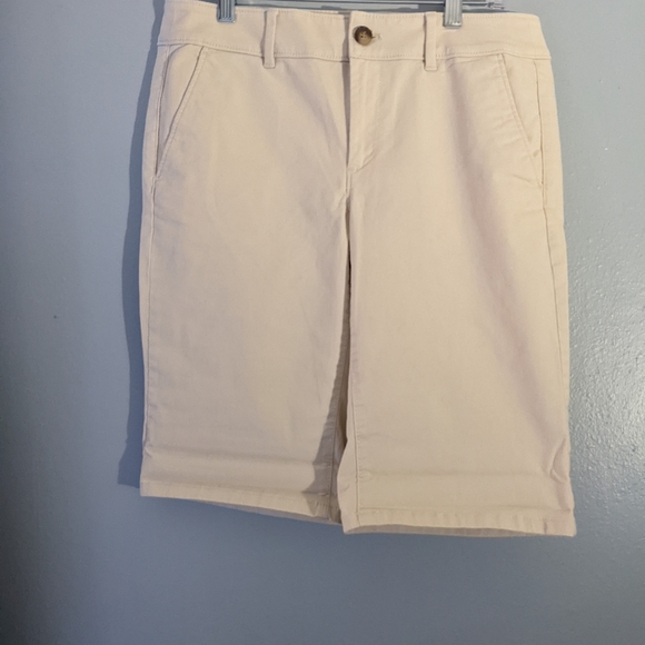 Loft Outlet, Women's 6, Bermuda Short, Cream/Light Tan - Picture 8 of 10